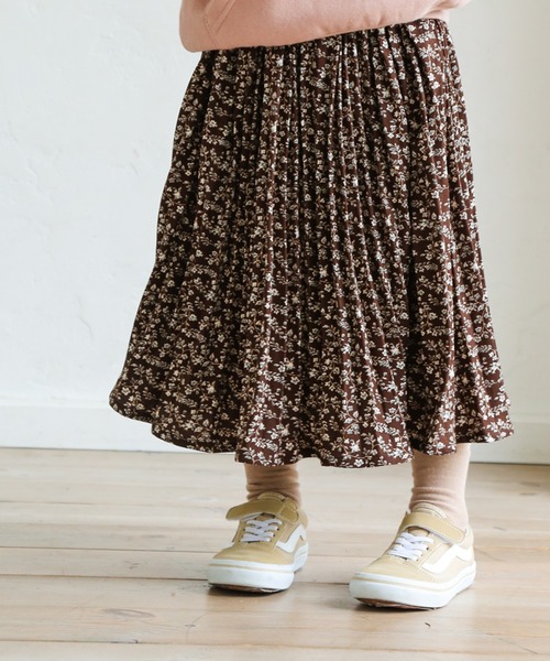 pairmanon(ペアマノン)の「【ママとおそろい】アコーディオンプリーツロング総柄スカート(その他パンツ・キッズ・ベージュ系その他/グリーン系その他/ブラウン系その他3/ブルー系その他2/ライトパープル/ブルー系その他3/ピンク系その他/グリーン/ブラック×ホワイト/レオパード/ブラック系その他2/ホワイト系その他/ブラウン系その他2・100/110/120/130/140/150/90)」の4枚目の写真