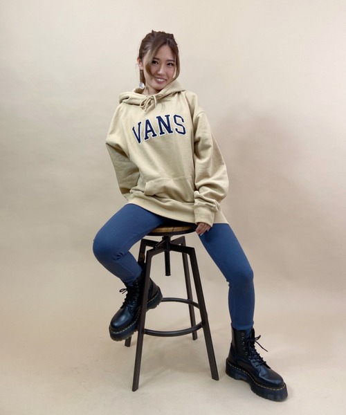 VANS（バンズ）の「VANS/バンズ  ビッグシルエット  カレッジロゴパーカー   121K1030800（パーカー・レディース・ベージュ/ネイビー/グレー・M/S）」の9枚目の写真