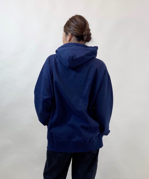 VANS（バンズ）の「VANS/バンズ  ビッグシルエット  カレッジロゴパーカー   121K1030800（パーカー・レディース・ベージュ/ネイビー/グレー・M/S）」の16枚目の写真