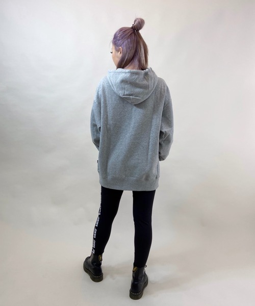 VANS（バンズ）の「VANS/バンズ  ビッグシルエット  カレッジロゴパーカー   121K1030800（パーカー・レディース・ベージュ/ネイビー/グレー・M/S）」の7枚目の写真