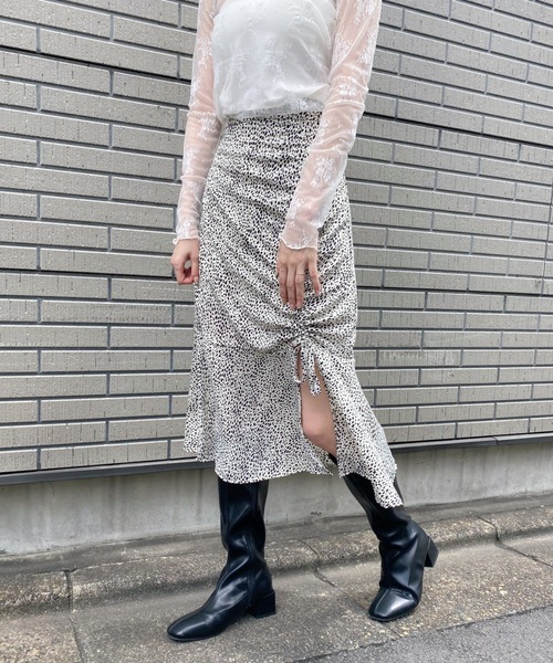 Loueme（ルエム）の「ダルメシアン柄ドロストマーメイドスカート（スカート・レディース・ホワイト・M）」の2枚目の写真