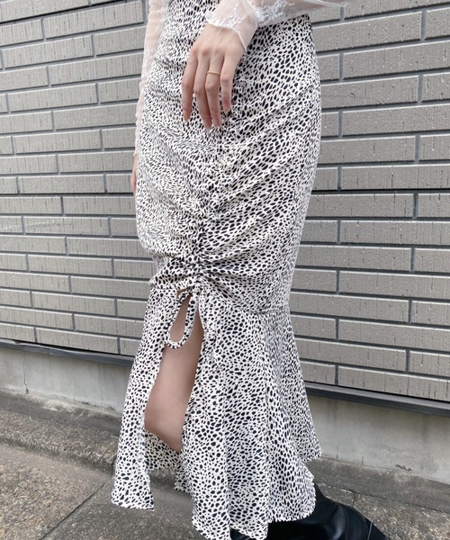 Loueme（ルエム）の「ダルメシアン柄ドロストマーメイドスカート（スカート・レディース・ホワイト・M）」の5枚目の写真