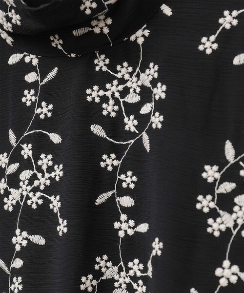 CLANE×SLOBE IENA ストライプフラワーエンブロイダリーブラウス CLANE（クラネ）の「【CLANE(クラネ)】ストライプフラワーエン