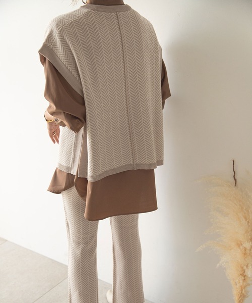 rectangle（レクタングル）の「ヘリンボーン柄ジャガードニットベスト（ベスト・レディース・ベージュ/オリーブ/ブラック・FREE）」の5枚目の写真