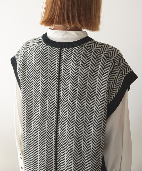 rectangle（レクタングル）の「ヘリンボーン柄ジャガードニットベスト（ベスト・レディース・ベージュ/オリーブ/ブラック・FREE）」の20枚目の写真