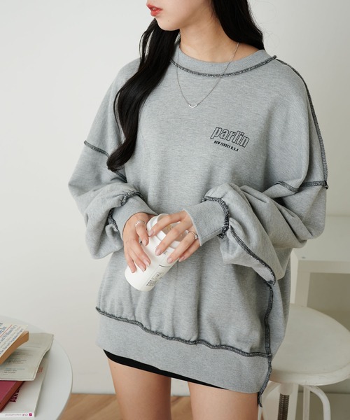 WEGO(ウィゴー)の「WEGO/【WEB限定】インサイドアウトステッチロゴプルオーバー(スウェット・レディース・ブルー/ホワイト/グリーン/ブラック/杢グレー/ピンク・FREE)」の4枚目の写真