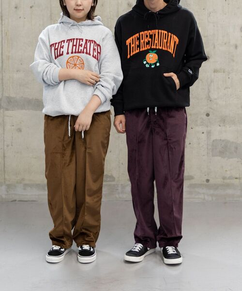 Russell Athletic（ラッセルアスレティック）の「【WEB限定/SHIPS別注】RUSSELL ATHLETIC: ビッグシルエット プリント パーカー (トレーナー)（パーカー・メンズ・ライトグレー/ブラック/グレー・SMALL/MEDIUM/LARGE/X-LARGE）」の4枚目の写真