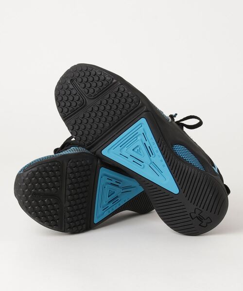 UNDER ARMOUR（アンダーアーマー）の「UAホバー ライズ3 ノベルティ（トレーニング/WOMENS/レディース）（スニーカー・レディース・ブラック×ブルー・25.5cm/23.5cm/26.0cm/24.5cm/23.0cm/25.0cm/24.0cm）」の3枚目の写真