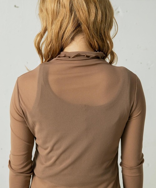 mikke(ミッケ)の「ハイネックシアーメロートップス(Tシャツ/カットソー・レディース・ネイビー/アイボリー/モカ・FREE)」の12枚目の写真