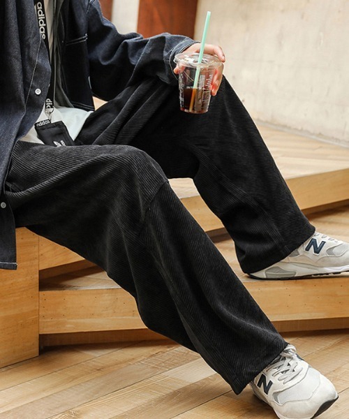 CORPUS TOKYO(コーパス トーキョー)の「Lazy Tokyo ワイドイージーコーデュロイパンツ(その他パンツ・メンズ・ブルー/カーキ/ベージュ/ブラック・3/4/2/1)」の2枚目の写真