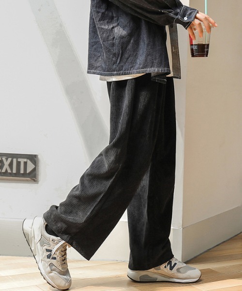 CORPUS TOKYO(コーパス トーキョー)の「Lazy Tokyo ワイドイージーコーデュロイパンツ(その他パンツ・メンズ・ブルー/カーキ/ベージュ/ブラック・3/4/2/1)」の14枚目の写真