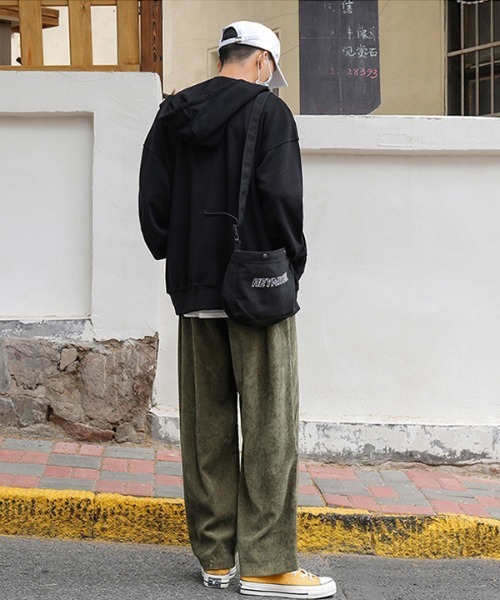 CORPUS TOKYO(コーパス トーキョー)の「Lazy Tokyo ワイドイージーコーデュロイパンツ(その他パンツ・メンズ・ブルー/カーキ/ベージュ/ブラック・3/4/2/1)」の6枚目の写真