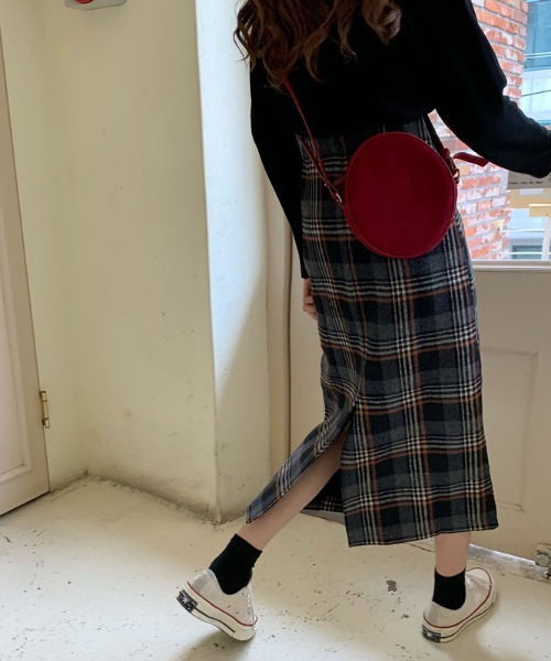 emi+(エミプラス)の「バックスリットチェックスカート(スカート・レディース・グレー/ベージュ/アイボリー/モカ/ネイビー・S/M/L)」の8枚目の写真