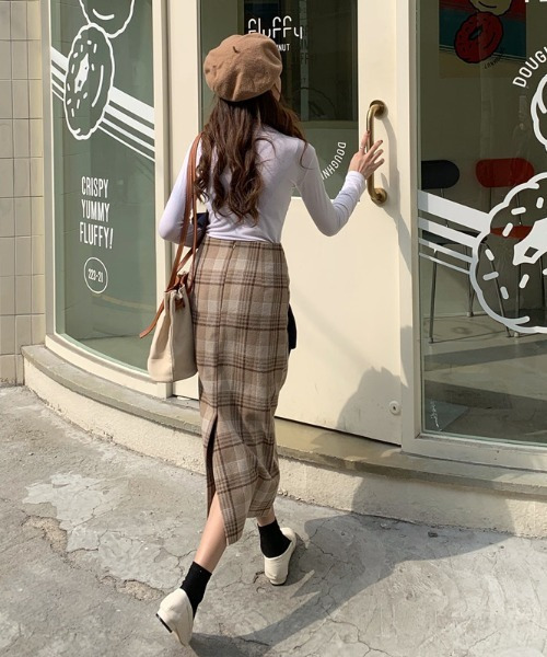 emi+(エミプラス)の「バックスリットチェックスカート(スカート・レディース・グレー/ベージュ/アイボリー/モカ/ネイビー・S/M/L)」の13枚目の写真