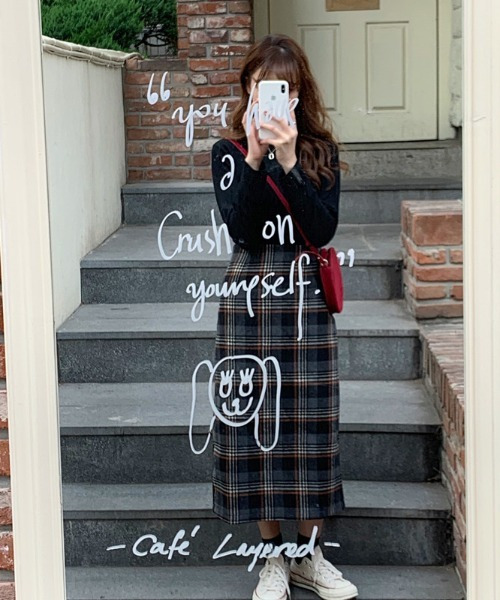 emi+(エミプラス)の「バックスリットチェックスカート(スカート・レディース・グレー/ベージュ/アイボリー/モカ/ネイビー・S/M/L)」の22枚目の写真