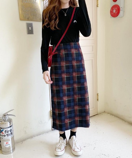 emi+(エミプラス)の「バックスリットチェックスカート(スカート・レディース・グレー/ベージュ/アイボリー/モカ/ネイビー・S/M/L)」の17枚目の写真