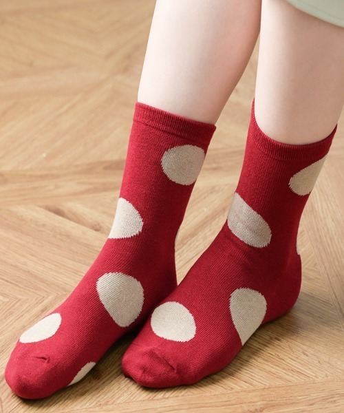 Fun & Daily（ファンアンドデイリー）の「F&D : ラージドットカラーソックス（ソックス/靴下・レディース・ホワイト/チャコールグレー/ブラック/ネイビー/ブラウン/ブルー/マスタード/ワインレッド/グレー・FREE）」の9枚目の写真