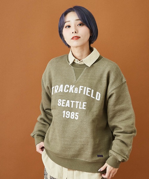 CUBE SUGAR(キューブシュガー)の「ヘリンボーン裏毛フロッキープリントロゴトレーナー(スウェット・レディース・グレー/カーキ/マルチ/ナチュラル・M)」の1枚目の写真