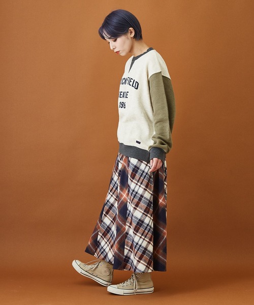 CUBE SUGAR(キューブシュガー)の「ヘリンボーン裏毛フロッキープリントロゴトレーナー(スウェット・レディース・グレー/カーキ/マルチ/ナチュラル・M)」の18枚目の写真