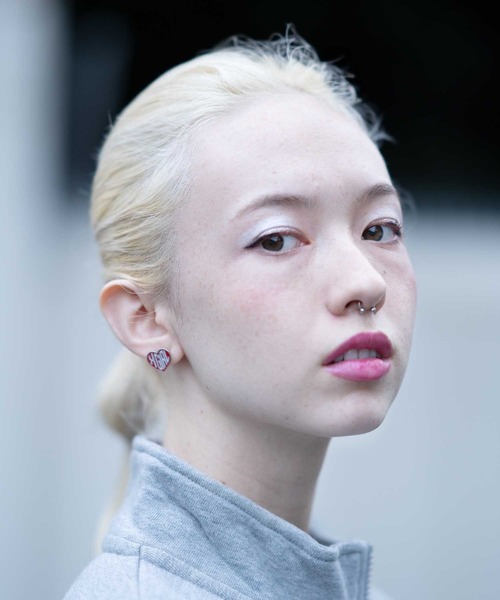 X-girl(エックスガール)の「HEART LOGO EARRINGS(ピアス(両耳用)・レディース・ブラック/レッド/ライトグリーン・ONE SIZE)」の8枚目の写真