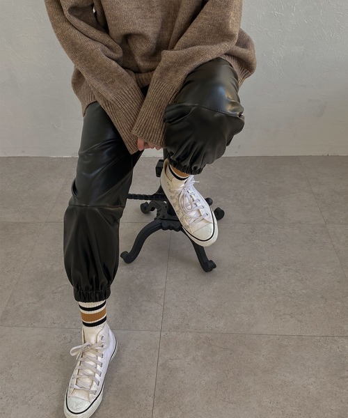 ＡＮＤＪ（アンドジェイ）の「【ANDJ MADE】フェイクレザージョガーパンツ（その他パンツ・レディース・ブラック・M）」の22枚目の写真