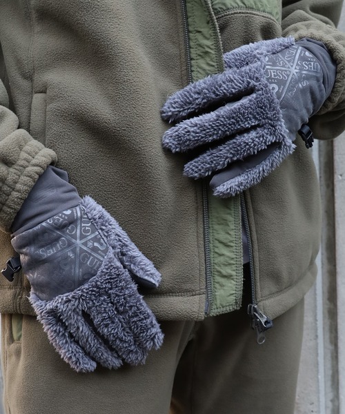 Guess（ゲス）の「GUESS/ゲス GLOVES LOGO TRIANGLE 手袋 グローブ トライアングルロゴ タッチパネル対応 防寒（手袋・メンズ・ブラック/グレー・M/S）」の16枚目の写真