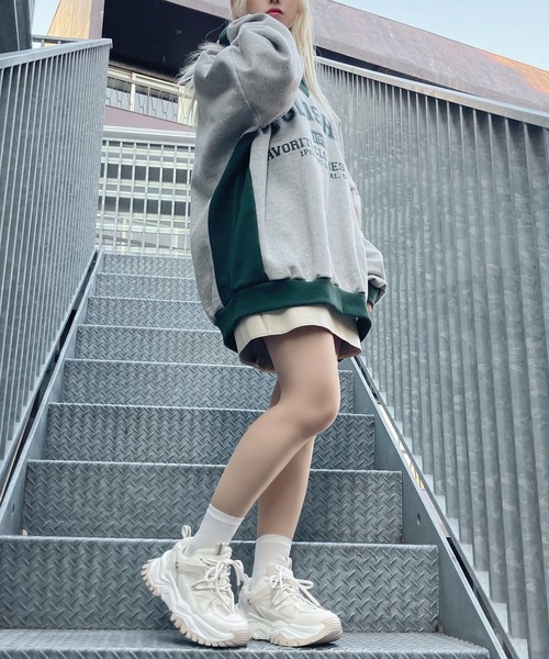 Figments（フィグメンツ）の「バイカラーカレッジスウェット（スウェット・レディース・ブラック/グレー・FREE）」の15枚目の写真