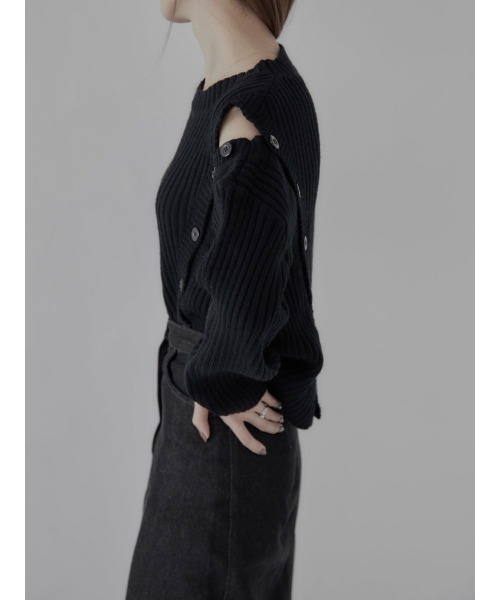 amel（エイメル）の「shoulder button knit / black（ニット/セーター・レディース・ブラック・FREE）」の6枚目の写真