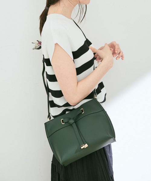 VIS(ビス)の「【新色追加】フロントタイミニショルダーバッグ(ショルダーバッグ・レディース・ブラック/ホワイト/サックスブルー/ベージュ系その他/ダークグリーン・FREE)」の11枚目の写真