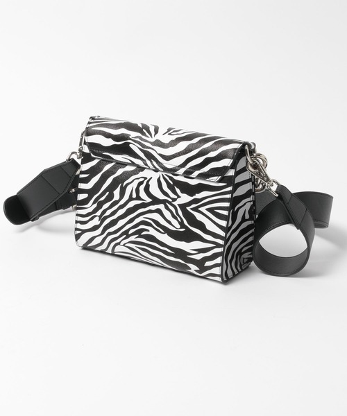 PAGEBOY（ページボーイ）の「チェーンスクエアショルダー（ショルダーバッグ・レディース・ゼブラ/ブラック・FREE）」の6枚目の写真