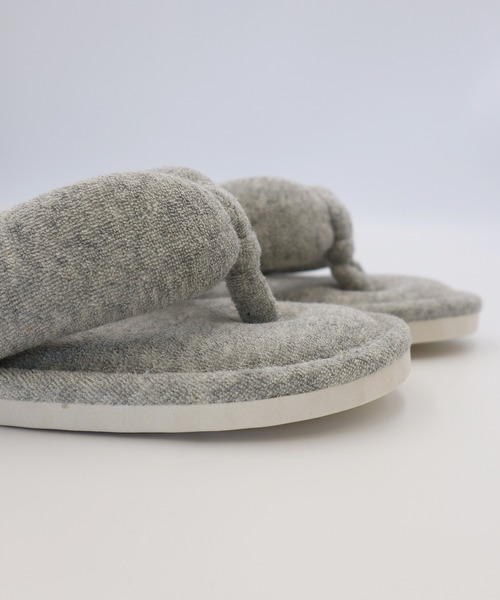 Monocoro toppi（モノコロトッピ）の「パイル トング ルームサンダル（サンダル・レディース・ベージュ/ネイビー/グレー・フリー）」の15枚目の写真