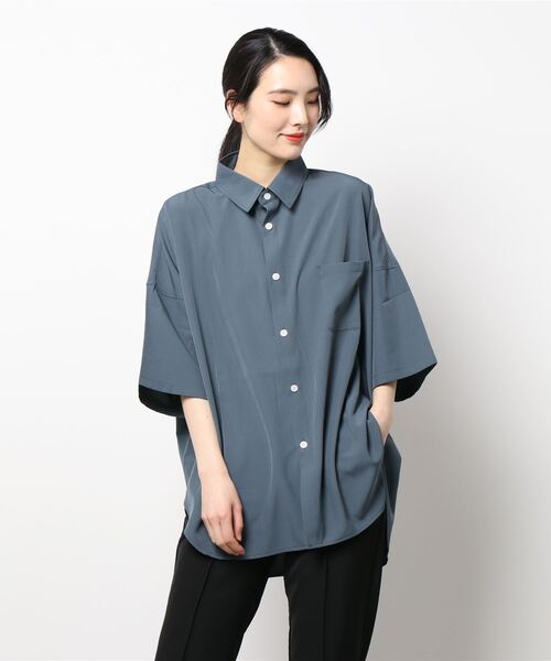 THISIS(ディスイズ)の「ビッグシルエット ポリストレッチ ドロップショルダーシャツ トップス レディース(シャツ/ブラウス・レディース・ホワイト/グリーン/サックスブルー/イエロー/チャコール/ブラック/ネイビー/パープル・LARGE/X-LARGE/MEDIUM)」の14枚目の写真