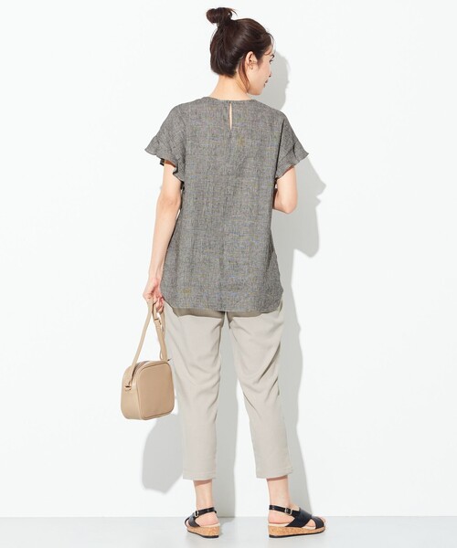 ANY(エニィ)の「【洗える】ライトリネンクロスフレアスリーブ ブラウス(シャツ/ブラウス・レディース・ブラック系/ブラック系5/ベージュ系/アイボリー系/ライラック系/ワイン系/パープル系/ブラック系6・F)」の20枚目の写真