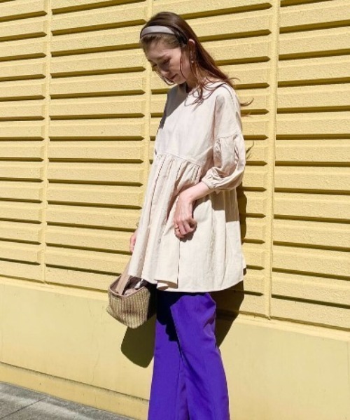 ITEMS URBANRESEARCH（アイテムズ アーバンリサーチ）の「ドライコットンギャザーブラウス（シャツ/ブラウス・レディース・ネイビー/ブラウン/ベージュ・FREE）」の2枚目の写真