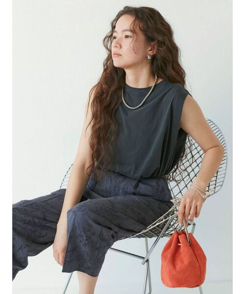 Ungrid（アングリッド）の「ウォッシュカラータンクトップ（タンクトップ・レディース・オフホワイト/チャコールグレー/オレンジ/ブルー/ブラウン・FREE）」の3枚目の写真