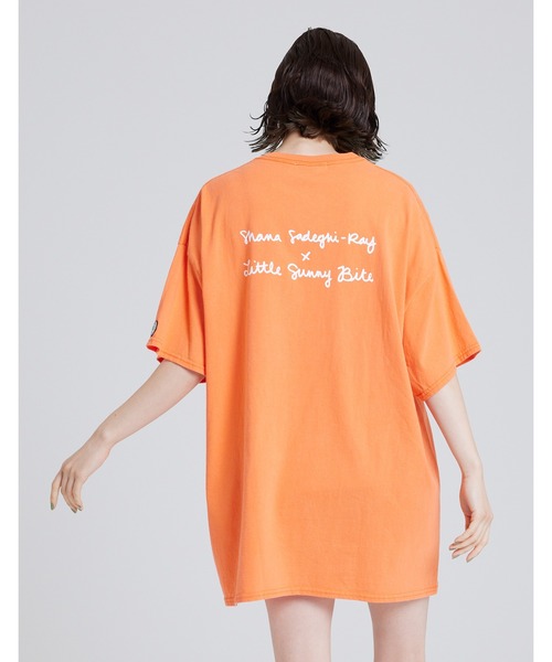 Little sunny bite（リトルサニーバイト）の「shana sadeghi-ray x little sunny bite LSB number plate big tee（Tシャツ/カットソー・レディース・ホワイト/ブラック/オレンジ・SMALL/MEDIUM）」の7枚目の写真