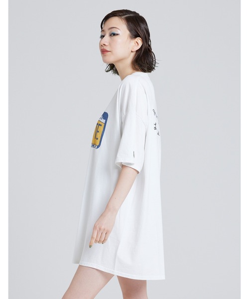 Little sunny bite（リトルサニーバイト）の「shana sadeghi-ray x little sunny bite LSB number plate big tee（Tシャツ/カットソー・レディース・ホワイト/ブラック/オレンジ・SMALL/MEDIUM）」の4枚目の写真