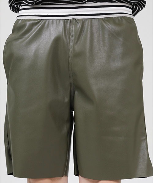 WESTBOY(ウエストボーイ)の「【WB ORIGINALS】PU Leather Short Pants WO22S4PT11(その他パンツ・メンズ・ブラック/カーキ・M/L/XL)」の2枚目の写真