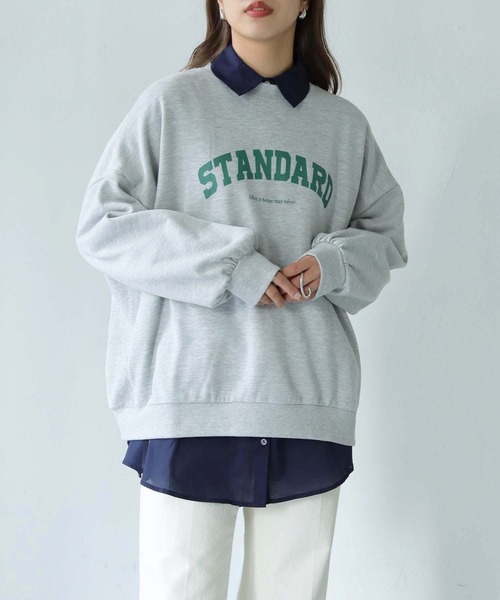 HER CLOSET(ハークローゼット)の「【shemoshelly】WEB限定 裏毛”STANDARD”カレッジロゴプリントスウェット(Tシャツ/カットソー・レディース・チャコールグレー/ブラック/グリーン/ヘザーグレー/ホワイト系その他・M)」の4枚目の写真