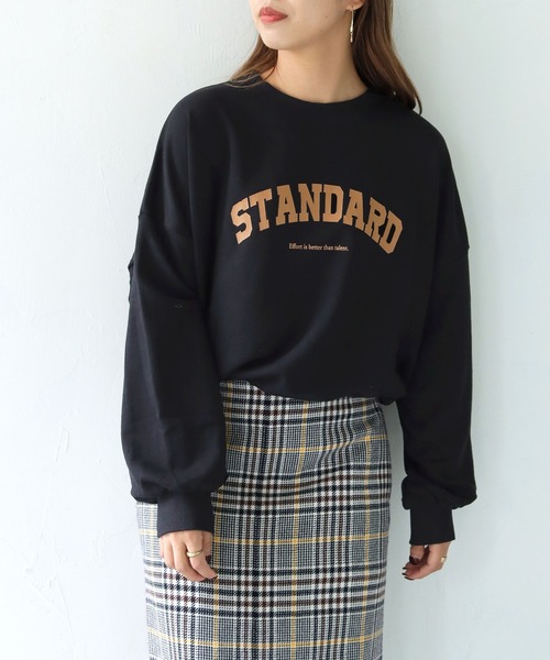 HER CLOSET(ハークローゼット)の「【shemoshelly】WEB限定 裏毛”STANDARD”カレッジロゴプリントスウェット(Tシャツ/カットソー・レディース・チャコールグレー/ブラック/グリーン/ヘザーグレー/ホワイト系その他・M)」の11枚目の写真