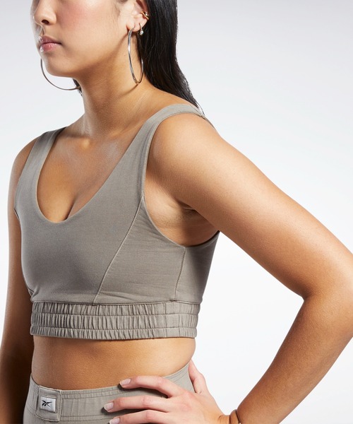 Reebok（リーボック）の「クラシックス ナチュラル ダイ フィッティド ブラ / Classics Natural Dye Fitted Bra（スポーツブラ・レディース・グレー系その他/グレー・MEDIUM/LARGE/X-LARGE/SMALL）」の5枚目の写真