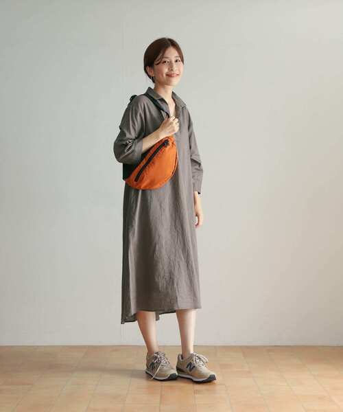 URBAN RESEARCH DOORS(アーバンリサーチドアーズ)の「リネンコットンスキッパーワンピース(ワンピース・レディース・キャメル/グレー/ブラック・MEDIUM)」の15枚目の写真