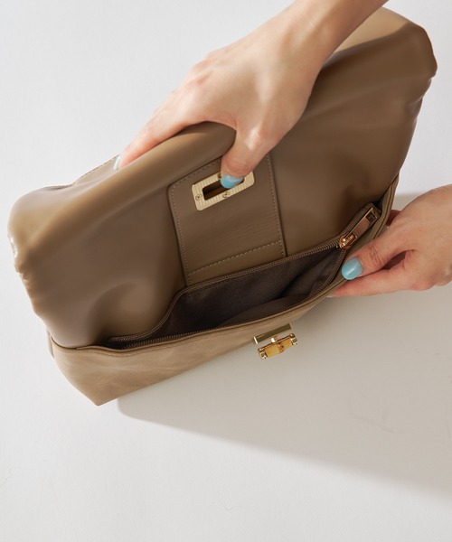 PAPILLONNER（パピヨネ）の「様々なシチュエーションに/3WAY/折りたたみショルダー/PAPILLONNER/パピヨネ（ショルダーバッグ・レディース・ベージュ/サックスブルー・FREE）」の11枚目の写真