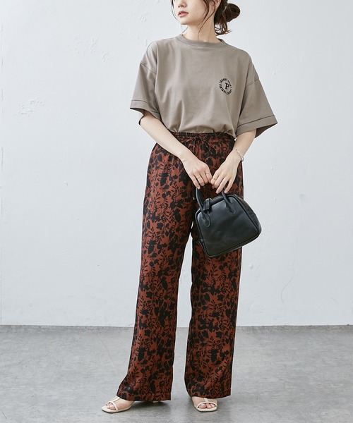 PUAL CE CIN(ピュアルセシン)の「フロッキープリント配色ステッチT(Tシャツ/カットソー・レディース・オフホワイト/チャコールグレー/グレイッシュベージュ・FREE)」の8枚目の写真