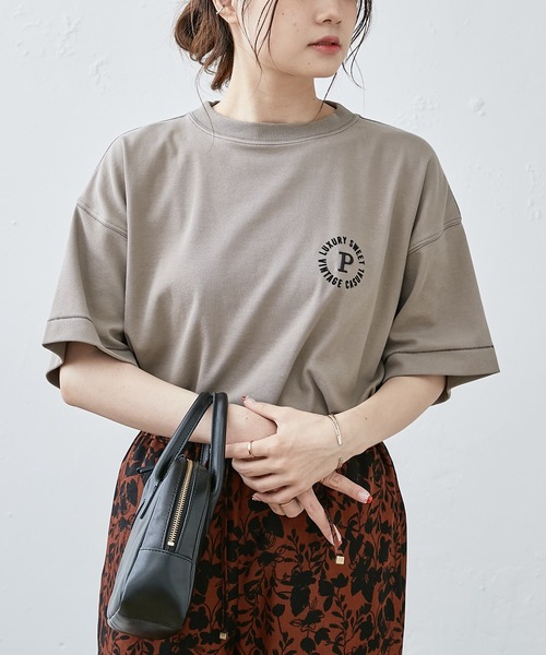 PUAL CE CIN(ピュアルセシン)の「フロッキープリント配色ステッチT(Tシャツ/カットソー・レディース・オフホワイト/チャコールグレー/グレイッシュベージュ・FREE)」の7枚目の写真