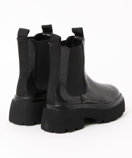 ENVYM(アンビー)の「ショートサイドゴアブーツ(ブーツ・レディース・ホワイト/ブラック・22.5cm/23.5cm/24.5cm)」の3枚目の写真