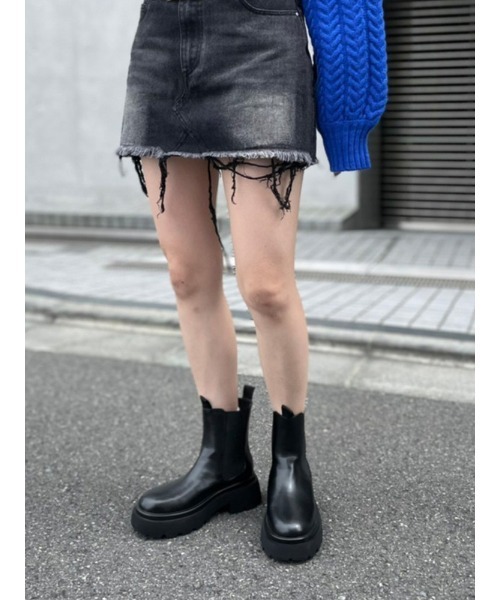 ENVYM(アンビー)の「ショートサイドゴアブーツ(ブーツ・レディース・ホワイト/ブラック・22.5cm/23.5cm/24.5cm)」の13枚目の写真