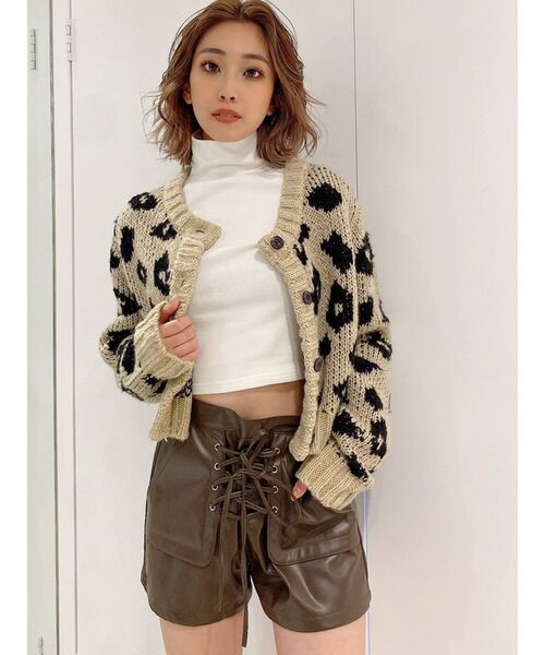 GYDA(ジェイダ)の「フェイクレザー レースアップショートパンツ(その他パンツ・レディース・ブラック/ブラウン・FREE)」の1枚目の写真