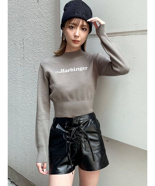 GYDA(ジェイダ)の「フェイクレザー レースアップショートパンツ(その他パンツ・レディース・ブラック/ブラウン・FREE)」の5枚目の写真