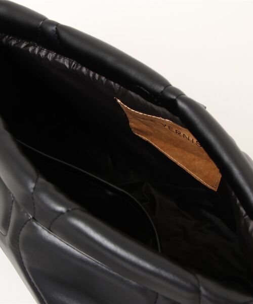 LE VERNIS（ル・ベルニ）の「(LE VERNIS)キルティングデザインショルダーバッグ（ショルダーバッグ・レディース・ブラック/グリーン・FREE）」の11枚目の写真